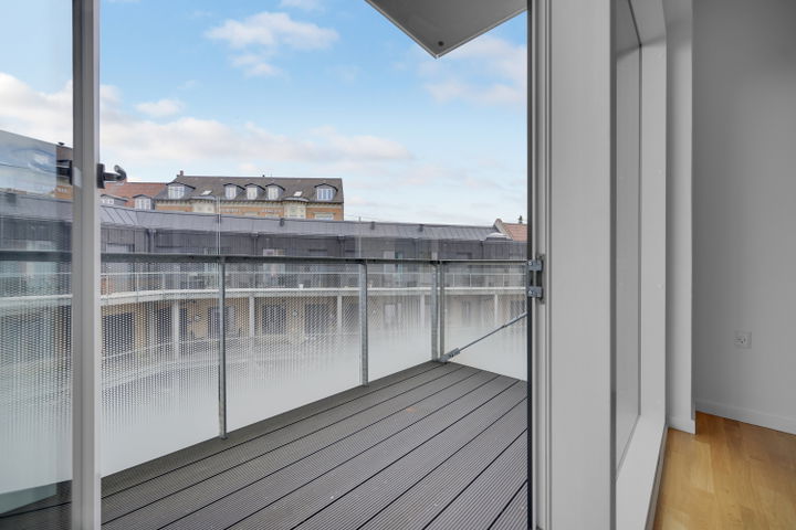 Velbeliggende 2-værelses lejlighed på 80 m² med altan i Aarhus – billede 2
