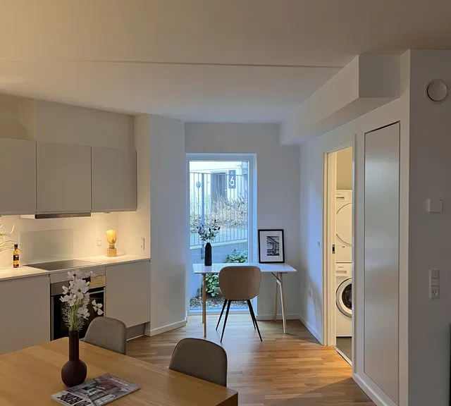 Velbeliggende 2-værelses lejlighed på 80 m² med altan i Aarhus
