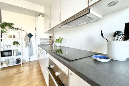 Bright 3-room apartment 74 m² with west-facing balcony – photo 2