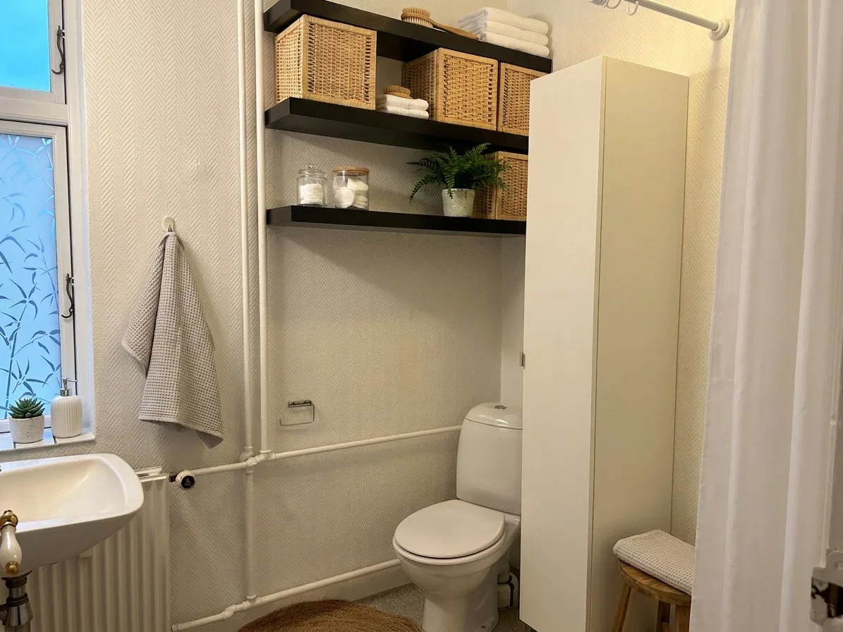 Bright 2-room apartment just outside the ramparts - 67 m² in a classic building. Rent includes water. – photo 4