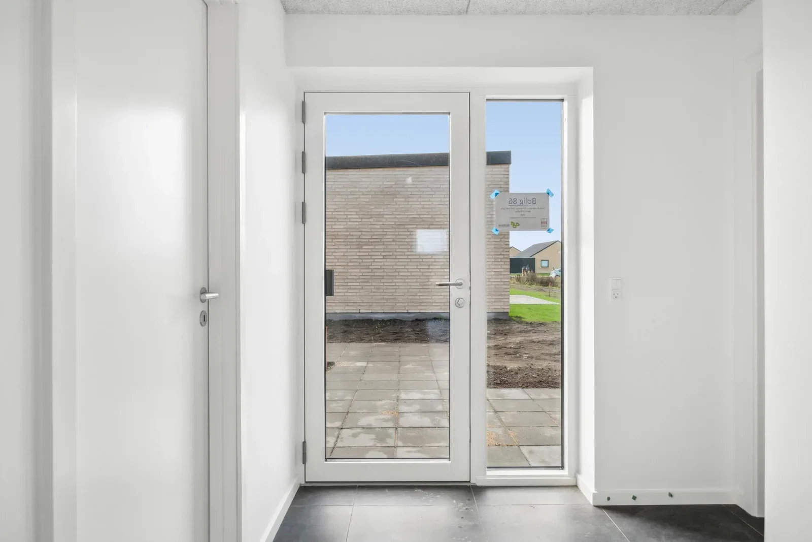 Modern 2-storey terraced house in quiet surroundings – photo 6