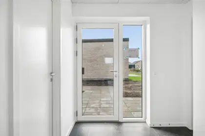 Modern 2-storey terraced house in quiet surroundings – photo 6
