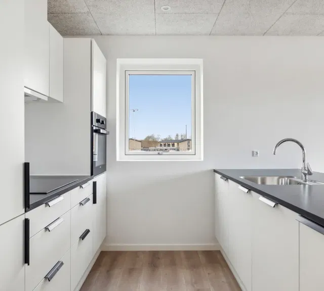 Modern 2-storey terraced house in quiet surroundings