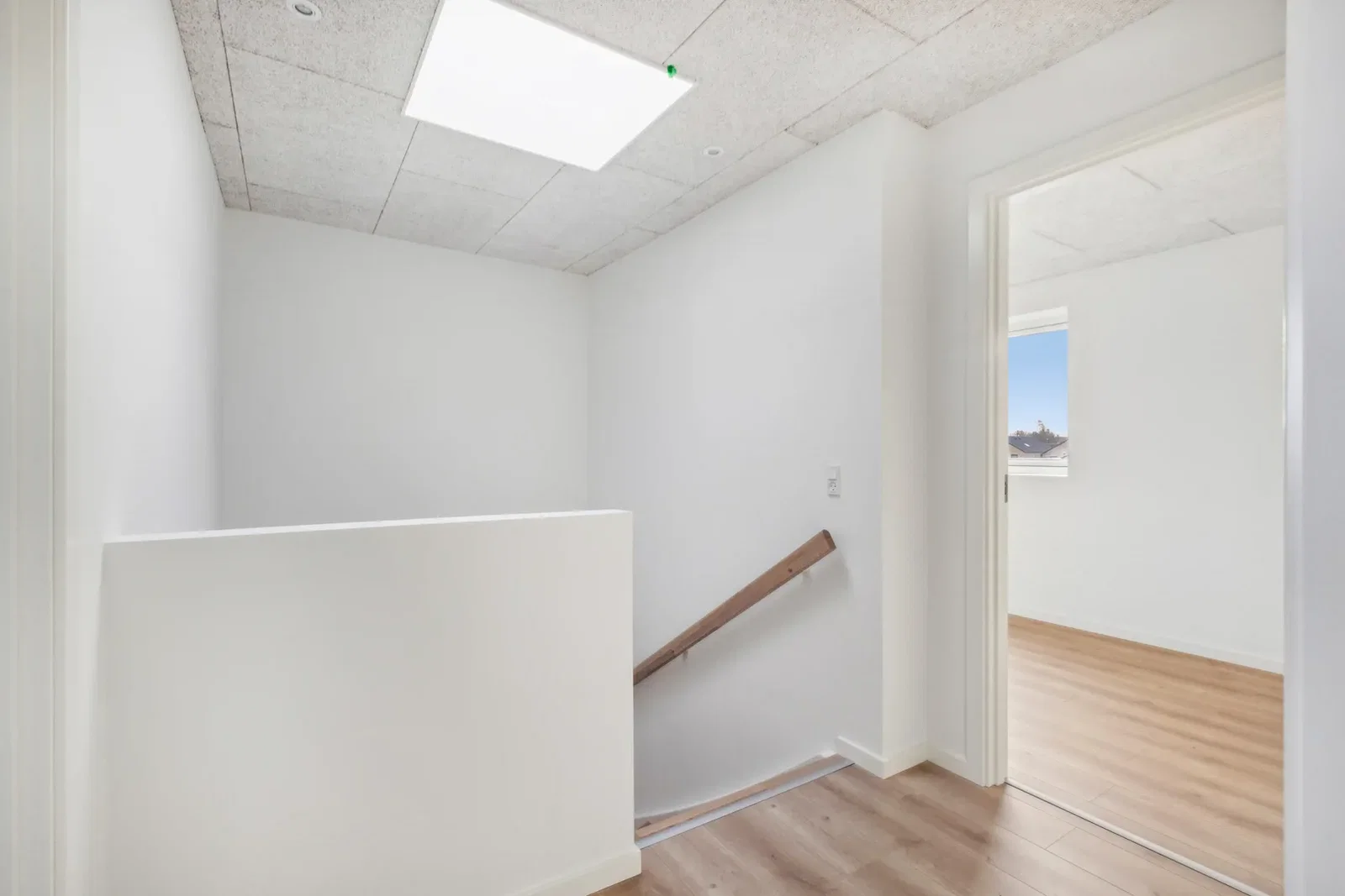 Modern 2-storey terraced house in quiet surroundings – photo 7