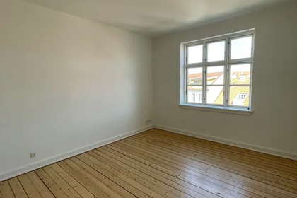 3-room apartment with plank floors and bay-window living room in Aalborg Centre – photo 3