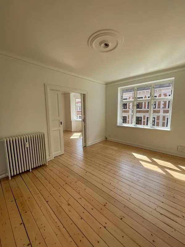 3-room apartment with plank floors and bay-window living room in Aalborg Centre – photo 2