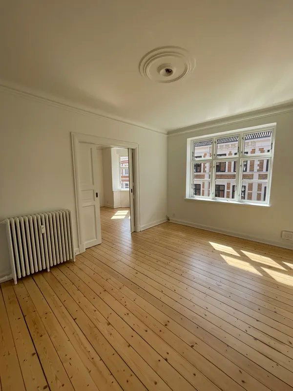 3-room apartment with plank floors and bay-window living room in Aalborg Centre – photo 2