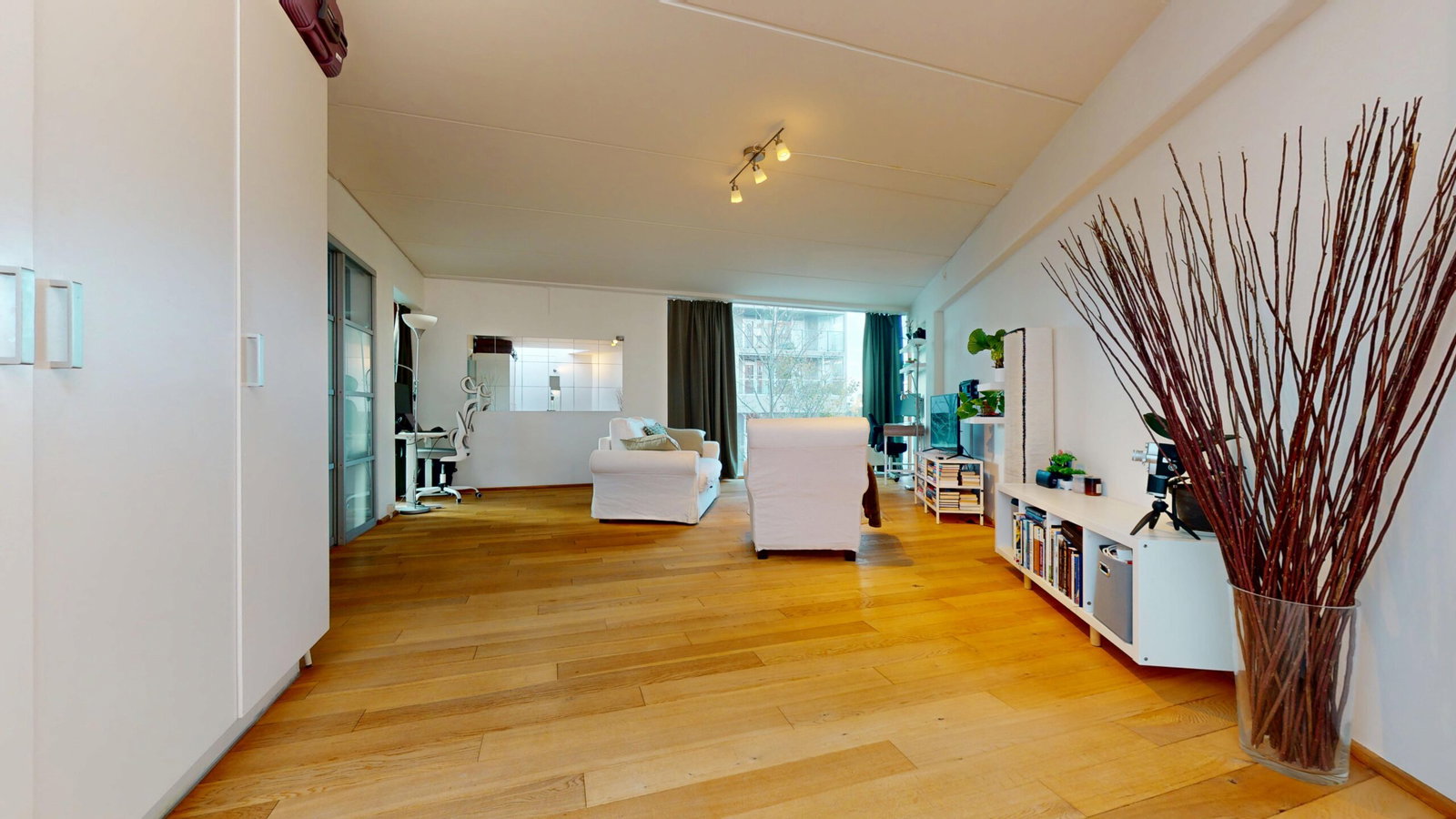 Lys 93 m² lejlighed med altan i København S – billede 3