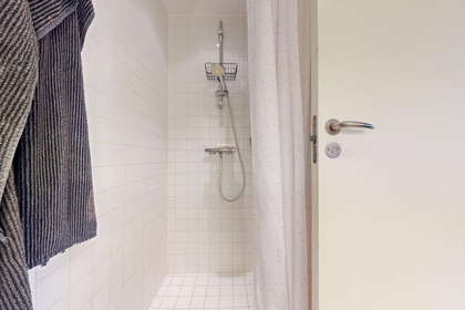 Lys 93 m² lejlighed med altan i København S – billede 13
