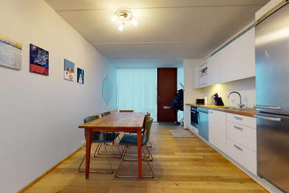 Lys 93 m² lejlighed med altan i København S – billede 8