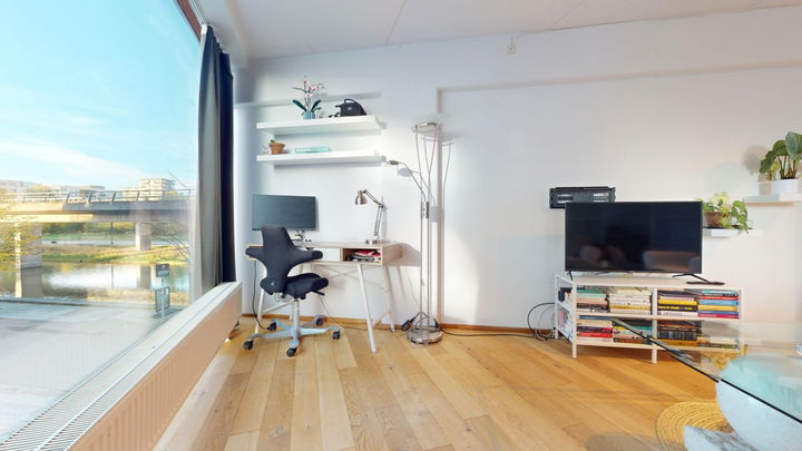 Lys 93 m² lejlighed med altan i København S – billede 4