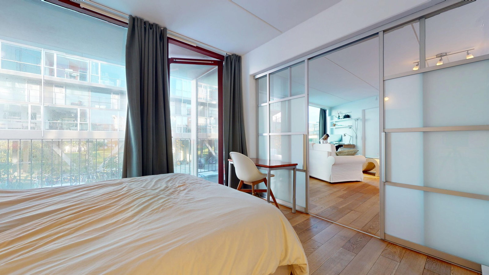 Lys 93 m² lejlighed med altan i København S – billede 9
