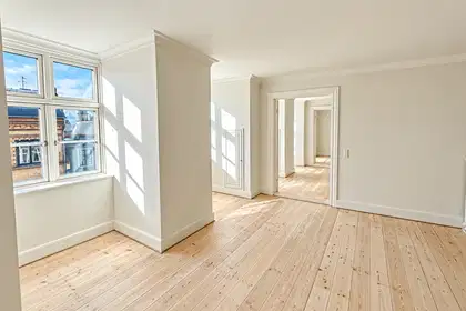 6-værelses lejlighed med nyt køkken midt i København K – billede 1