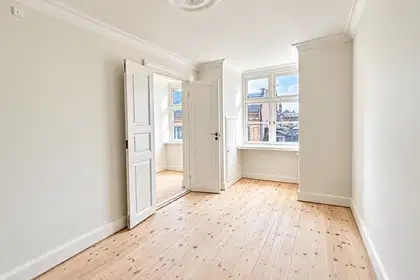 6-værelses lejlighed med nyt køkken midt i København K – billede 5