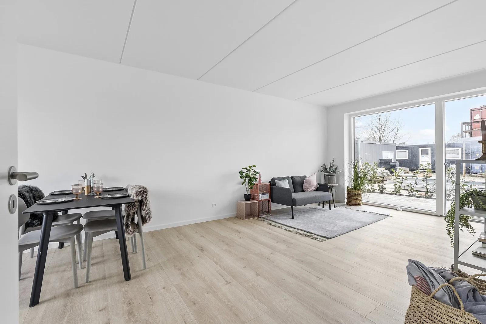 Lys 2-værelses stuelejlighed med privat terrasse – billede 6