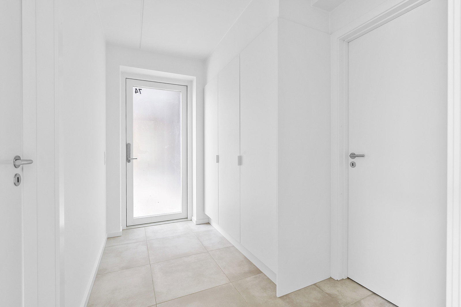 Lys 2-værelses stuelejlighed med privat terrasse – billede 7