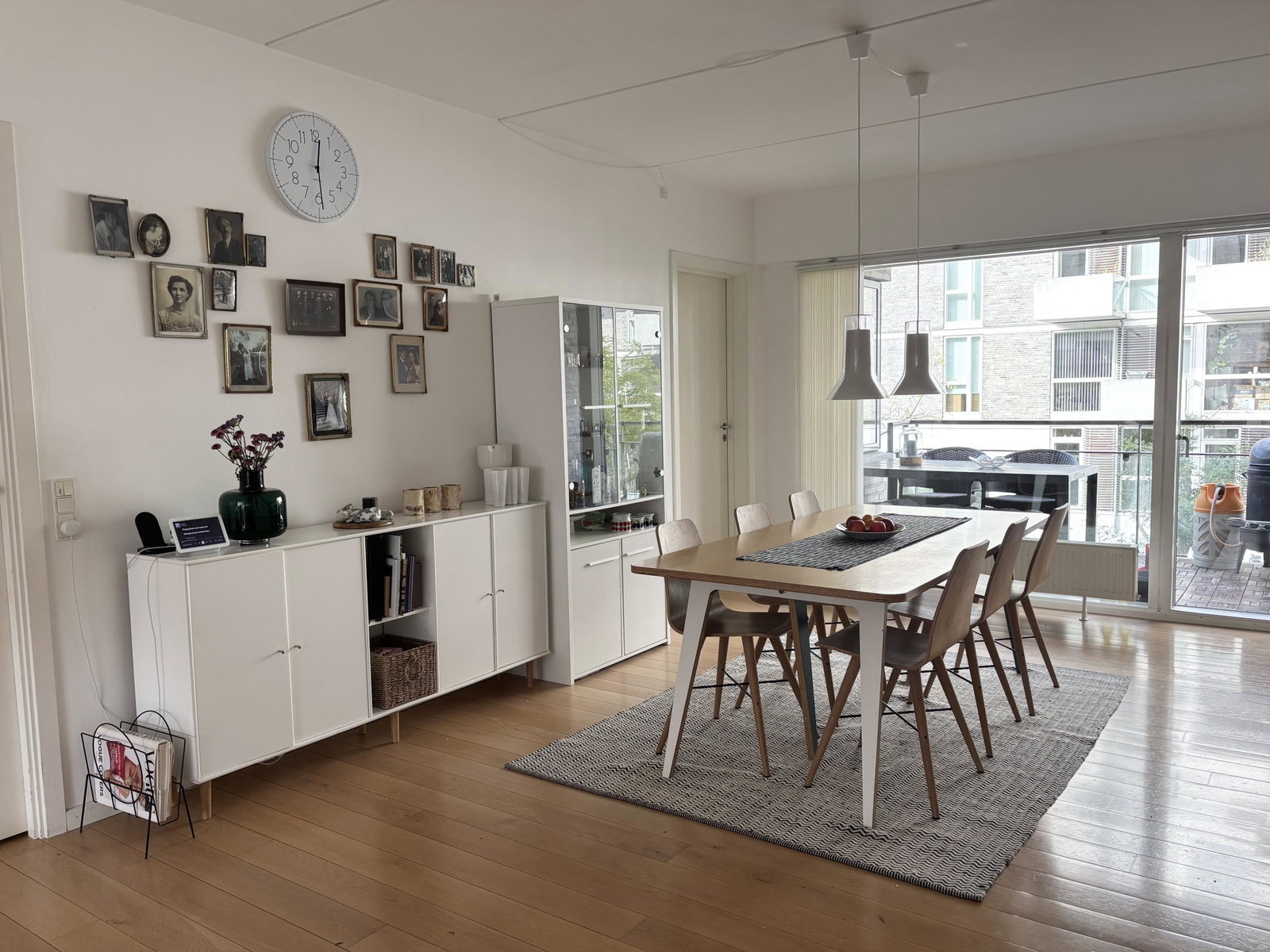 Lys lejlighed med to altaner og vandudsigt på Islands Brygge
