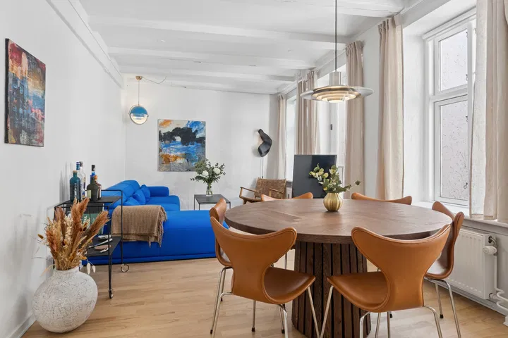 Central 2-room apartment with French balcony in Indre By – photo 3