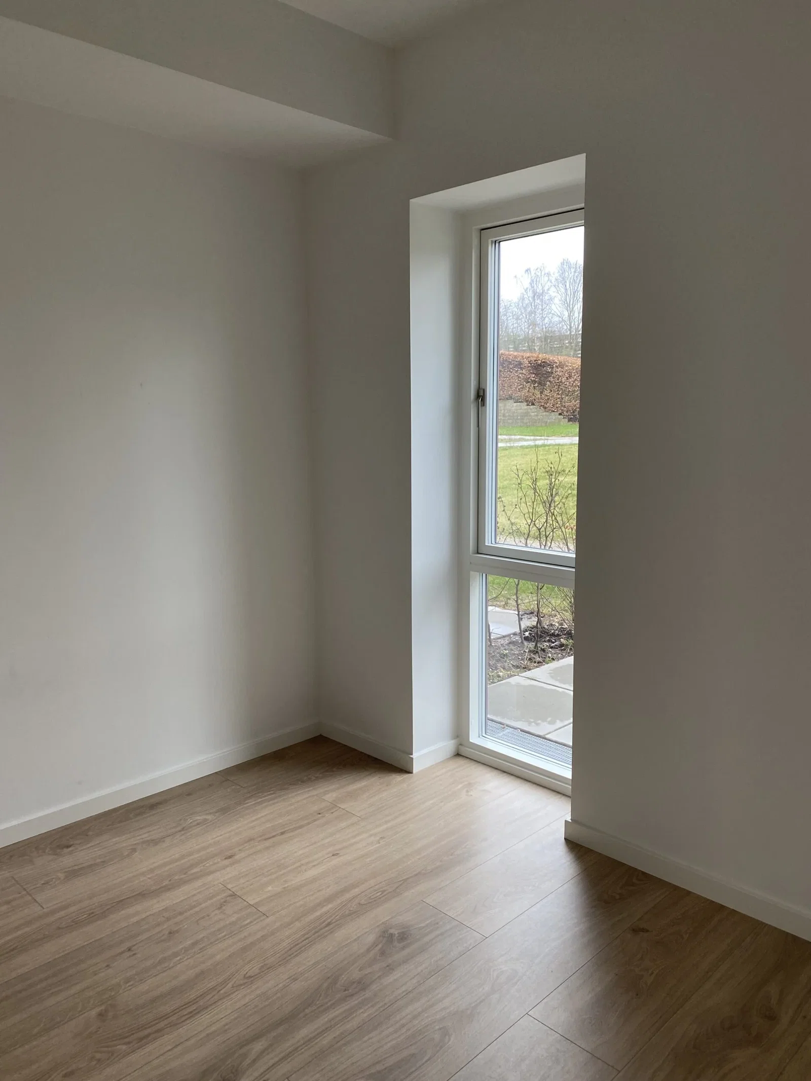 Attractive 2-room apartment with south-west facing terrace – photo 7